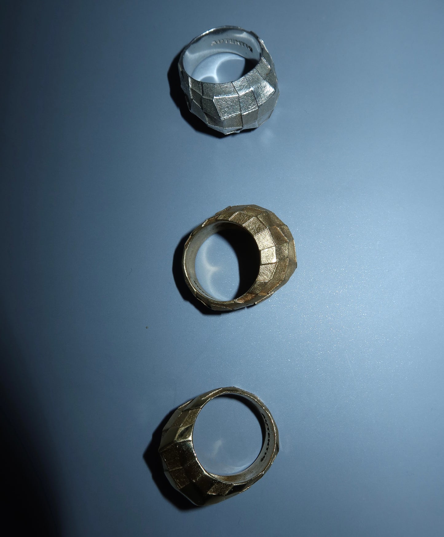 Каблучка AUTENTIQ в сріблі