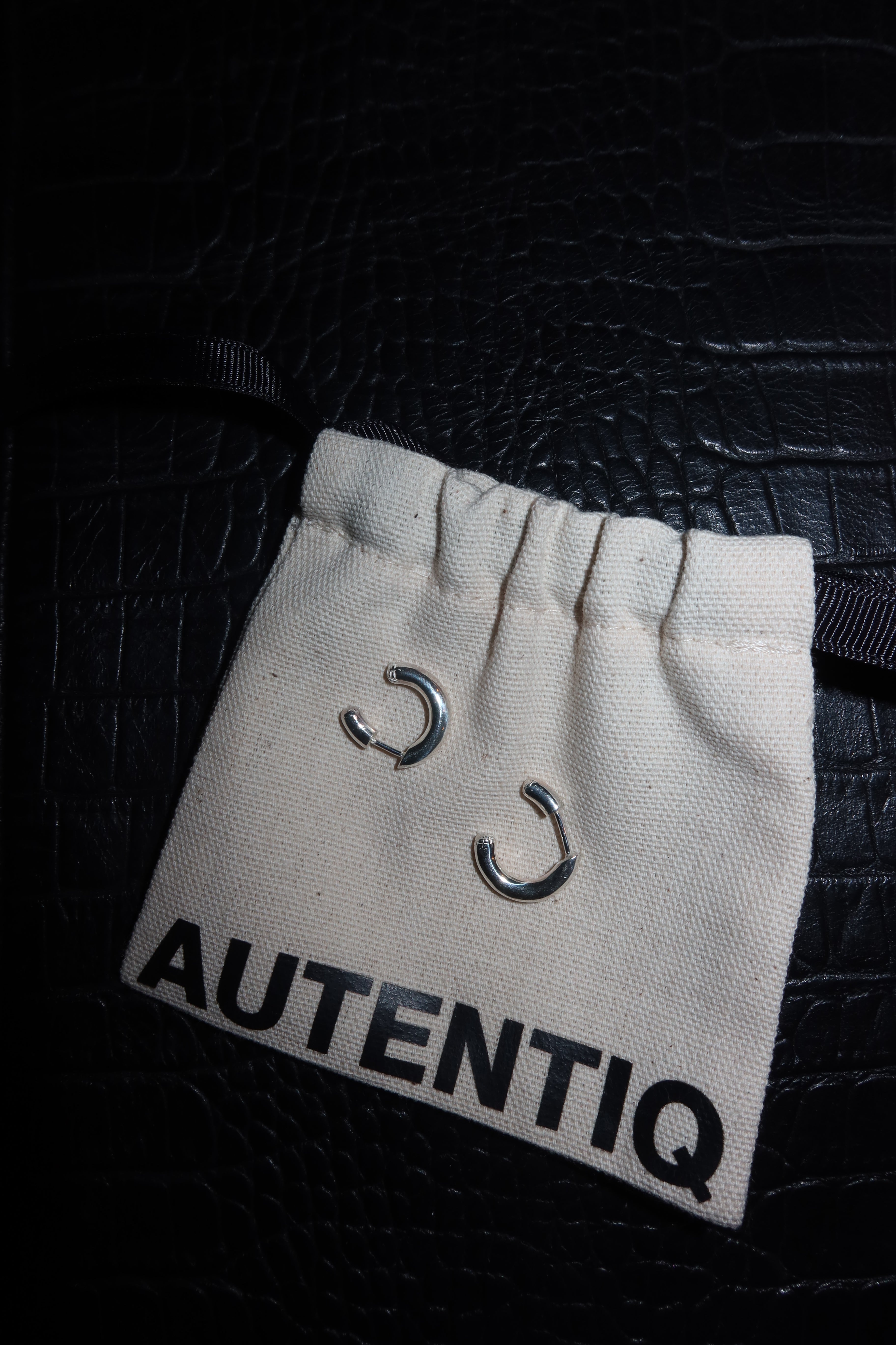 Сережки Essence Revealed