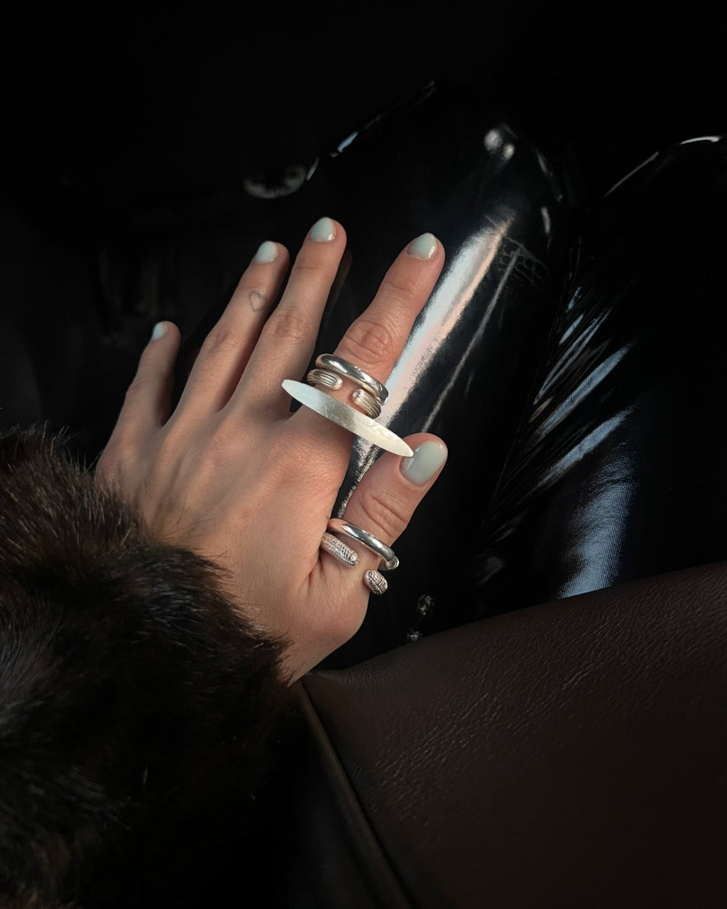 Essence revealed каблучка 4.